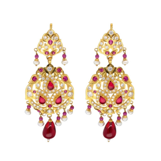 Elegant Gold Necklace