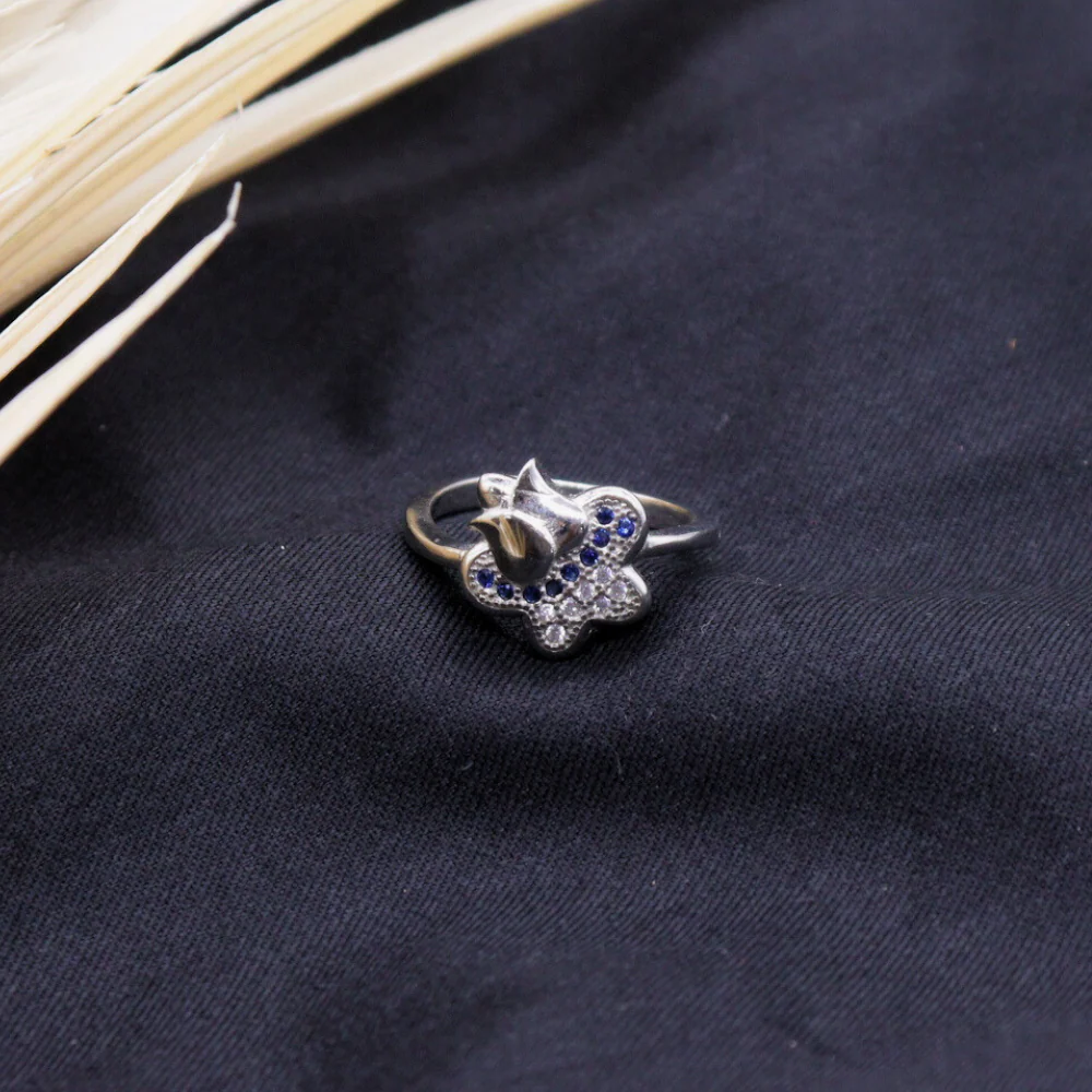 Elegant Gold Necklace